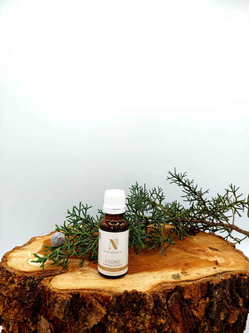 ÓLEO ESSENCIAL DE CEDRO 100% PURO- CUPRESSUS FUNEBRIS 20 ML